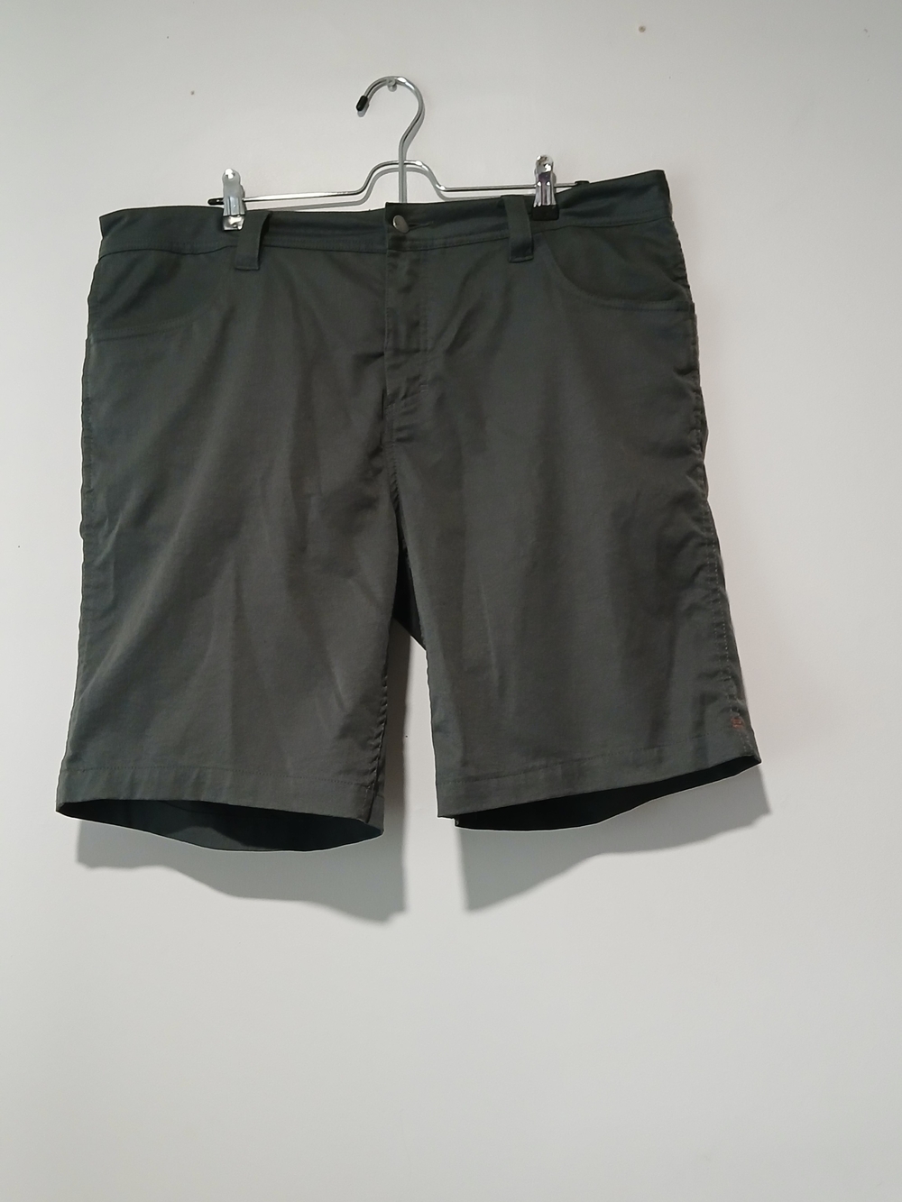 Toad&Co Men's Charcoal Flat-Front Traverse Shorts Size 38